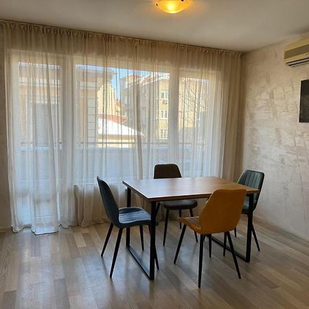 Parchevich 31 Center Apartment - 24H Self Check-In Sofia Luaran gambar