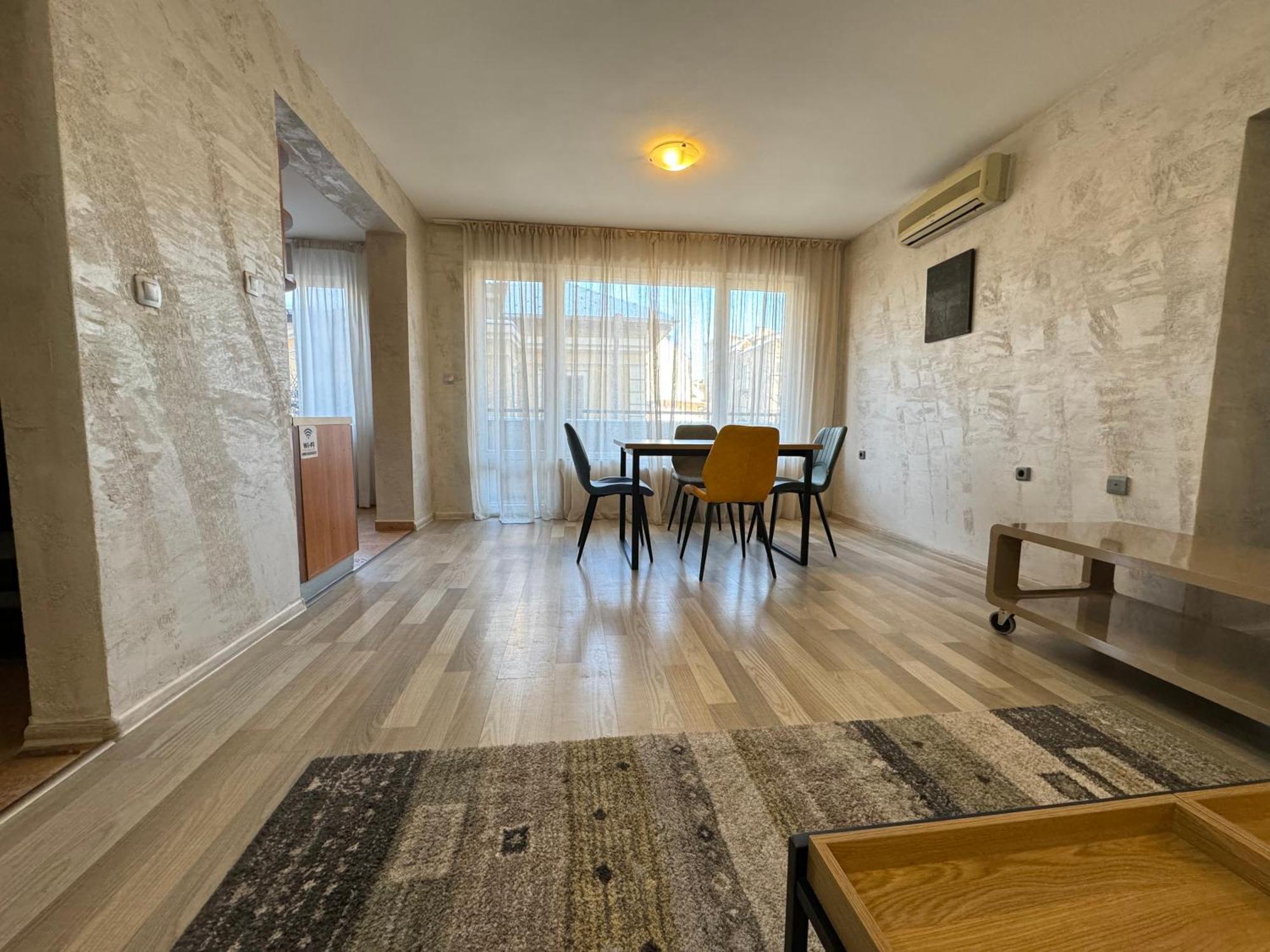 Parchevich 31 Center Apartment - 24H Self Check-In Sofia Luaran gambar